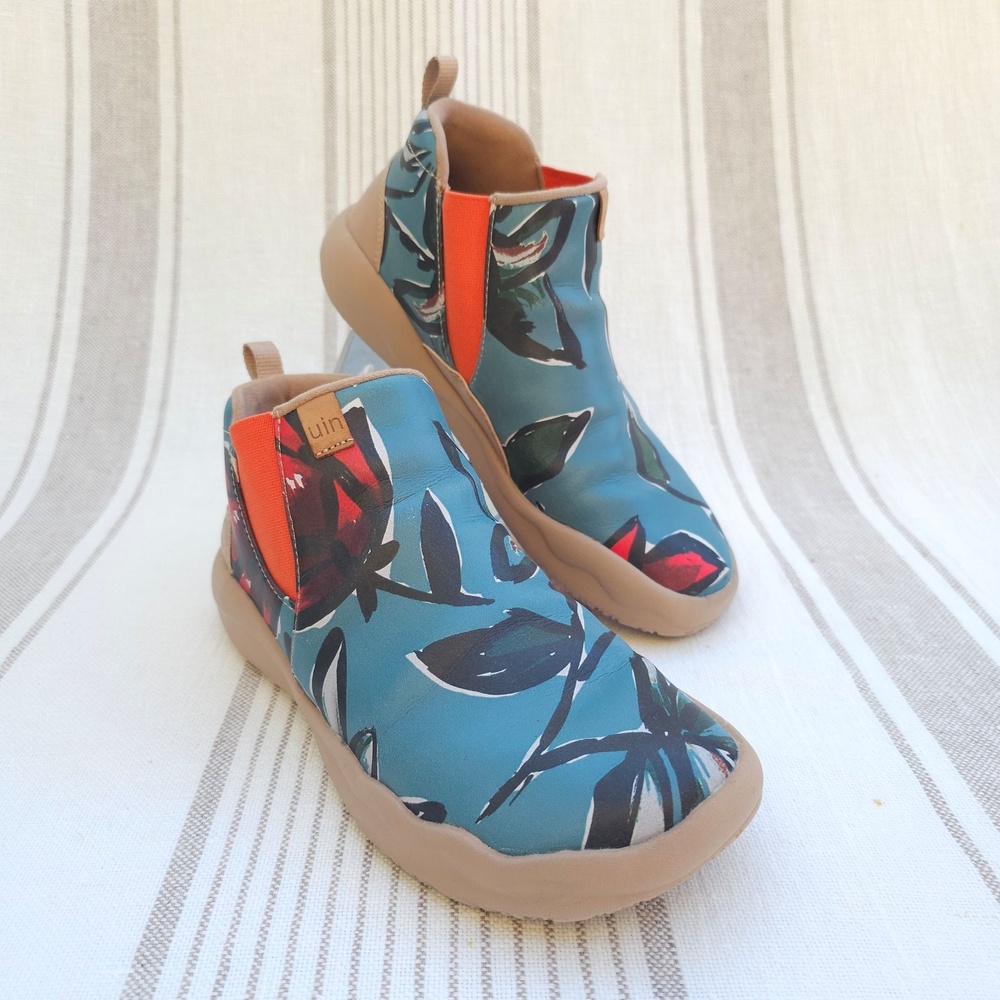 UIN Boots Womens 7.5 Rose in Blue Granada Art Floral Bootie Slip On Colorful